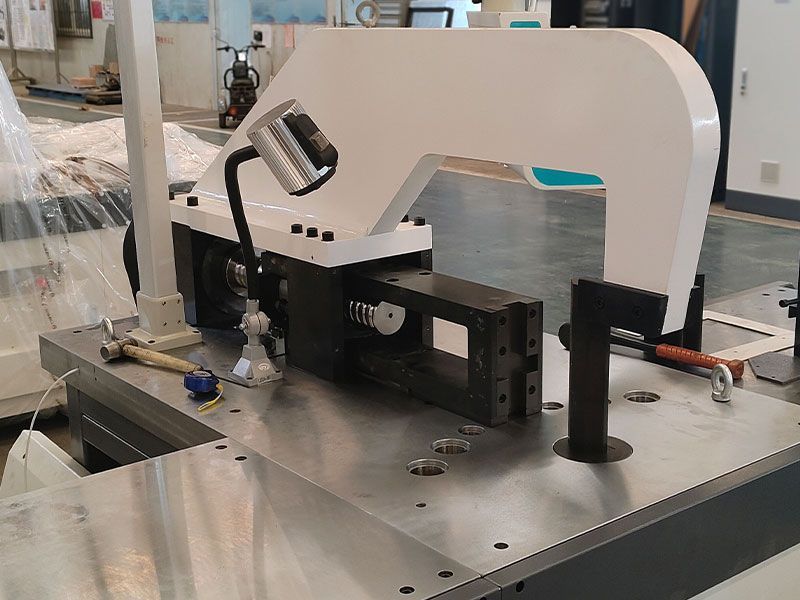 Mesin pengolah busbar tembaga cnc-busbar-bending-machine-supplier-factory-manufacturer